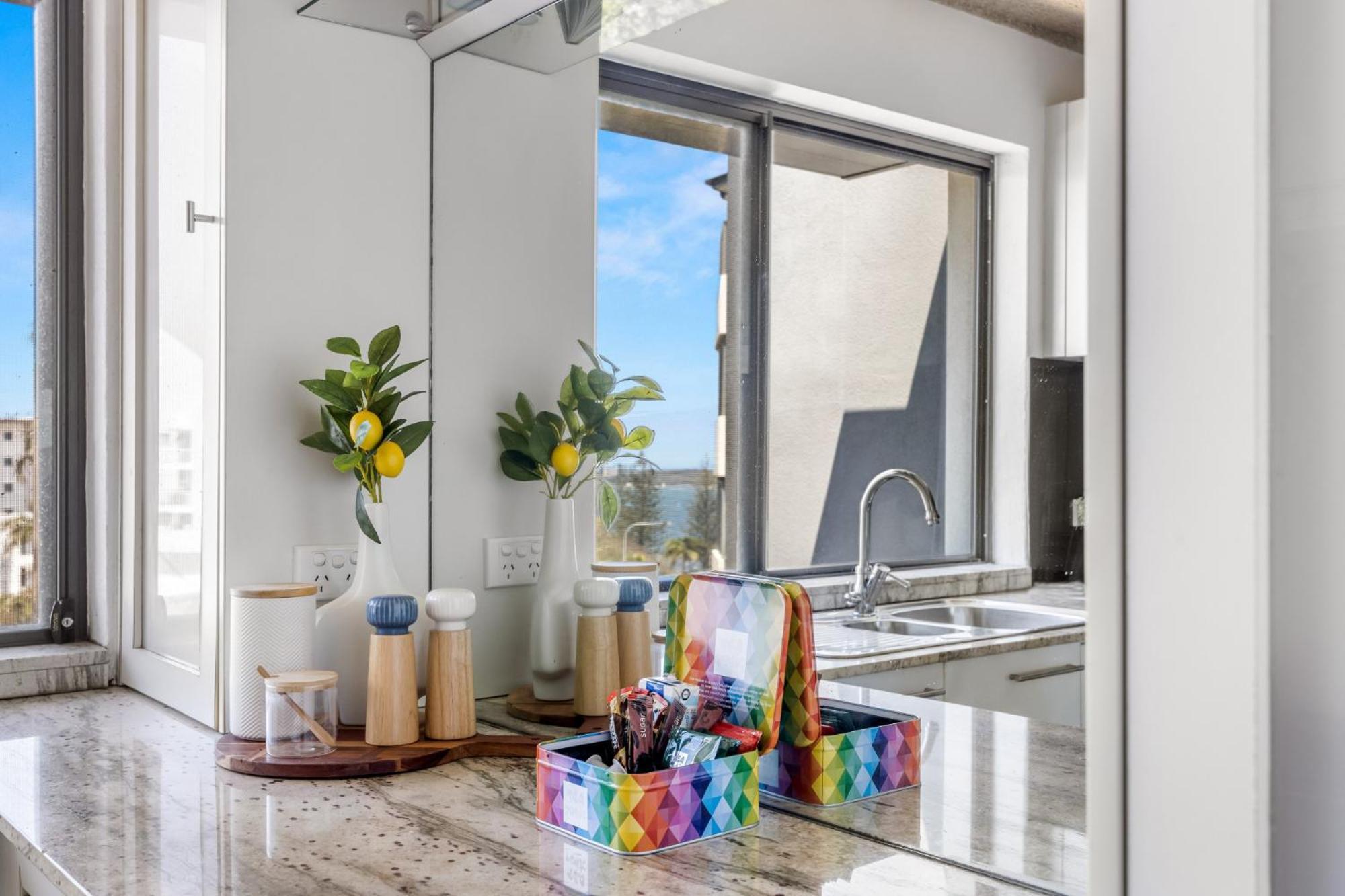 2-bed Near With Bbq & Stunning Ocean Views Alexandra Headland